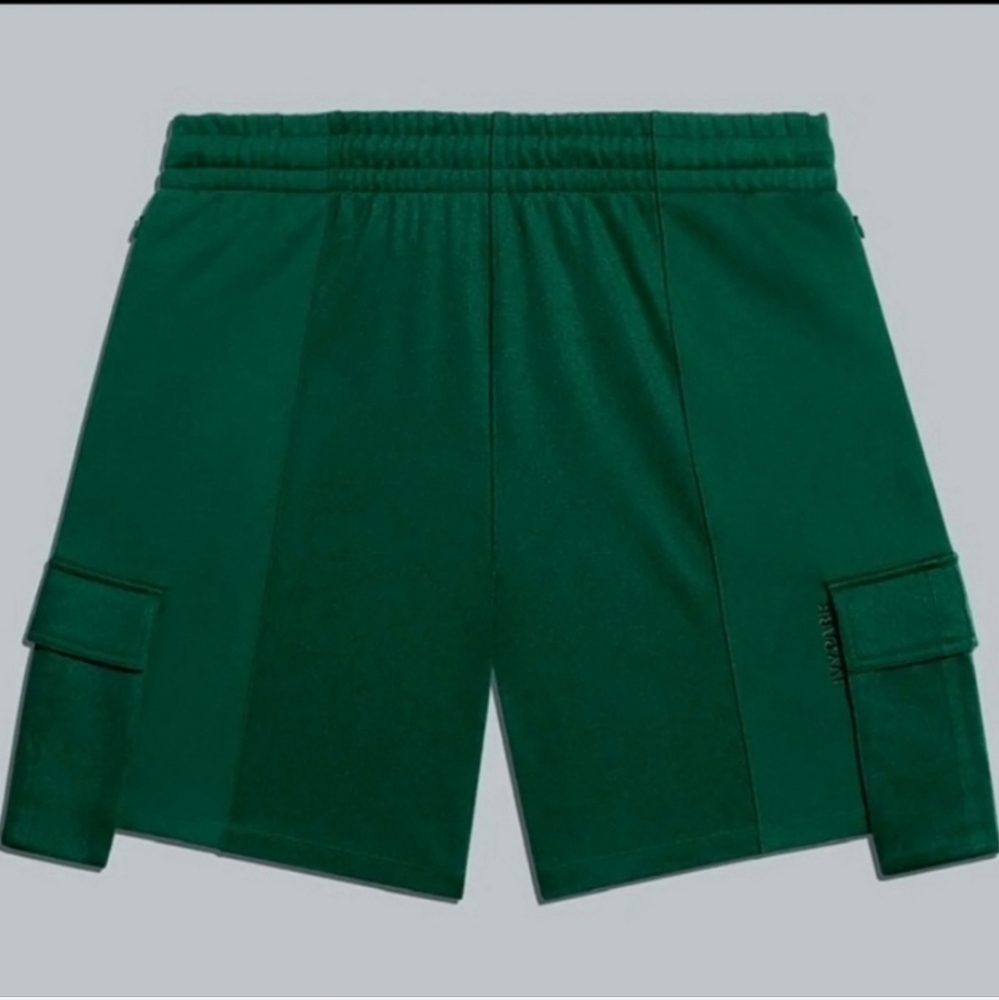 Ivy Park/ Green/ Cargo Shorts/ NWT